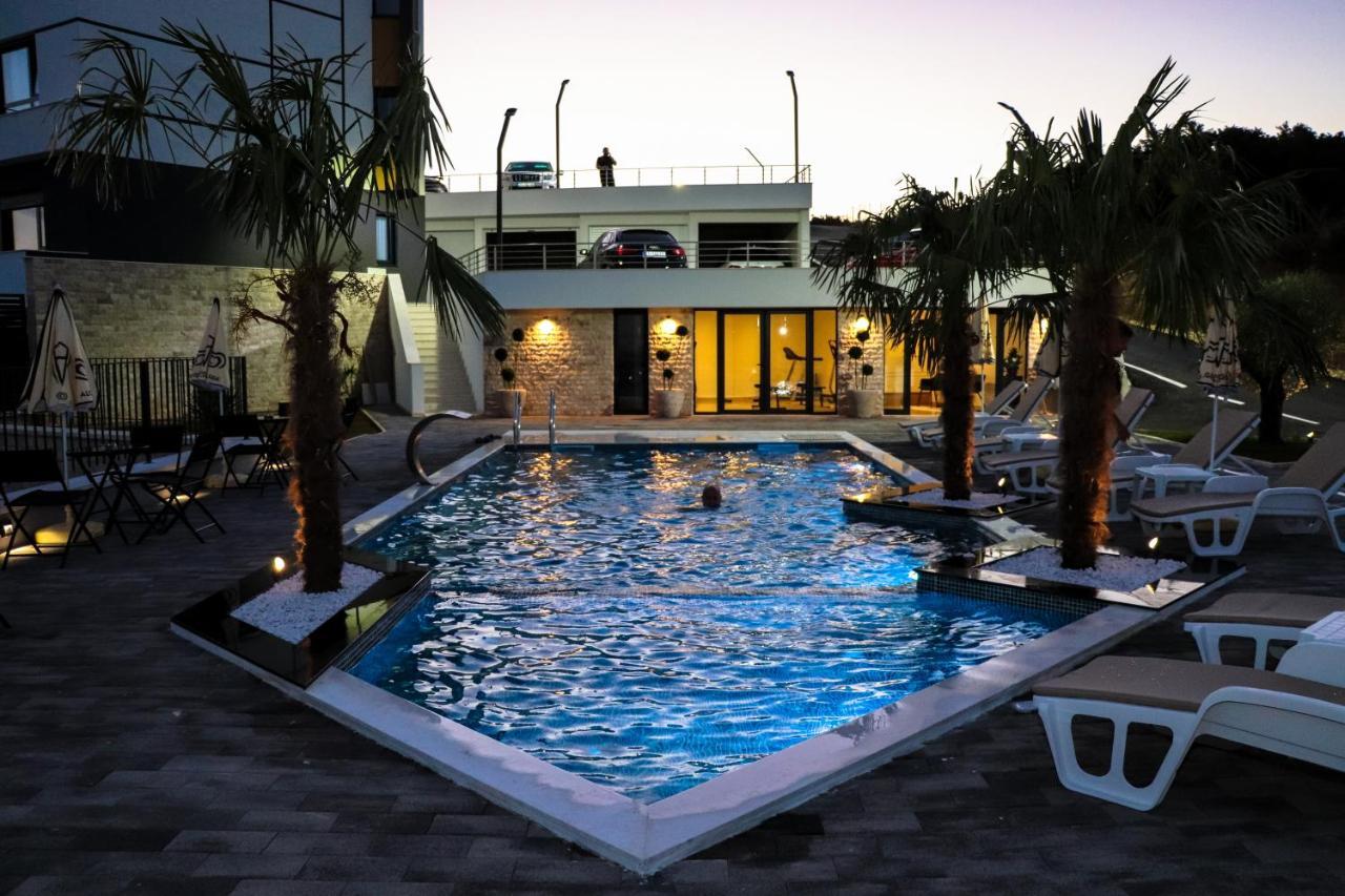 Eagles Apartments & Suites Ulcinj Eksteriør bilde